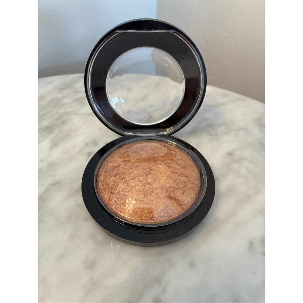 MAC ~ 'GOLD DEPOSIT' Mineralize Skinfinish Highlighter ~ Full Size 10 g ~ NIB